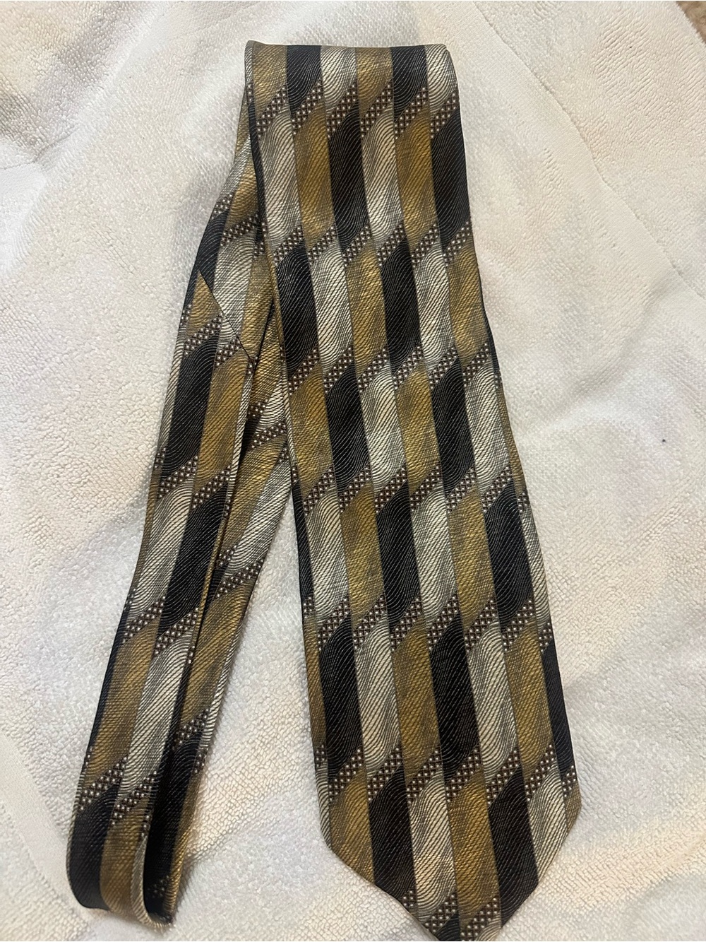 FROG Men’s 100% Silk Tie Made in Italy Geometric Black Gold Cream